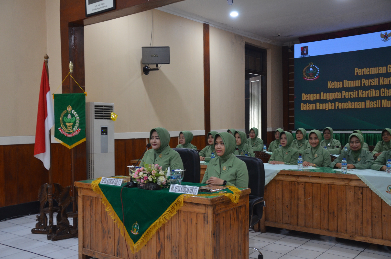 Ketua Persit KCK Koorcabrem 073 PD IV Diponegoro Ikuti Pertemuan Gabungan 